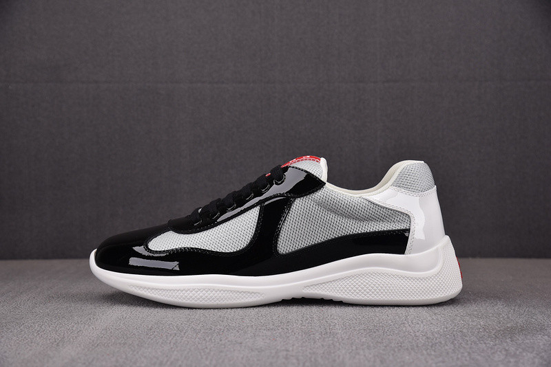 Pra*a sneaker