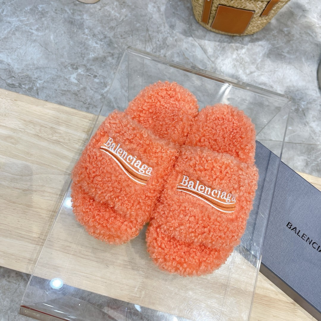 Ba*len*cia*ga sandals