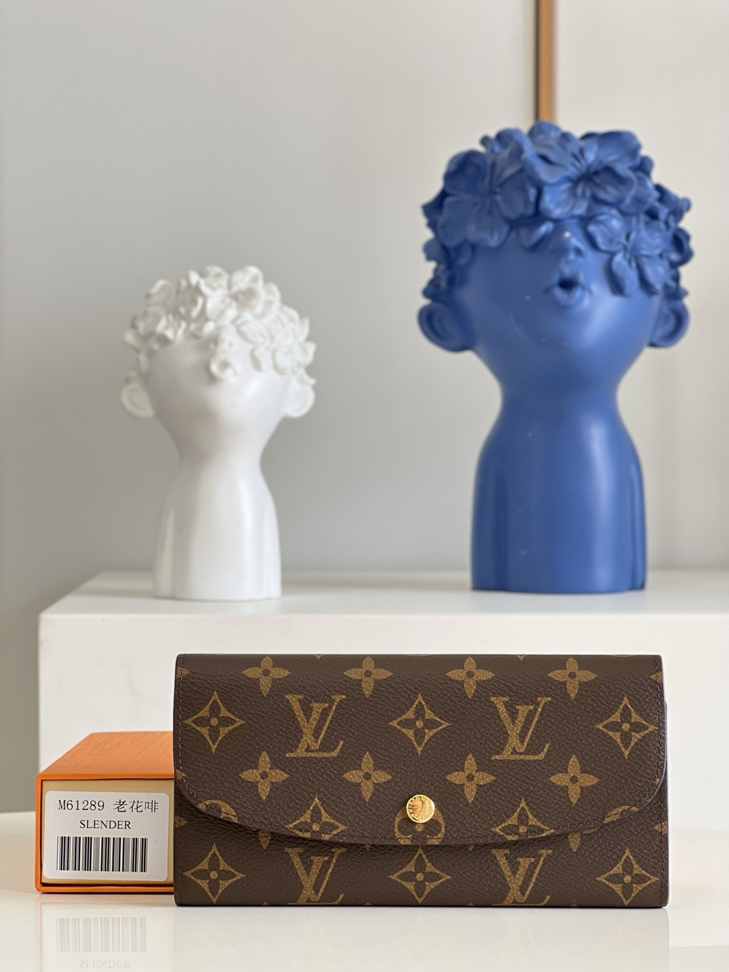 l0*is V*t0n emilie wallet