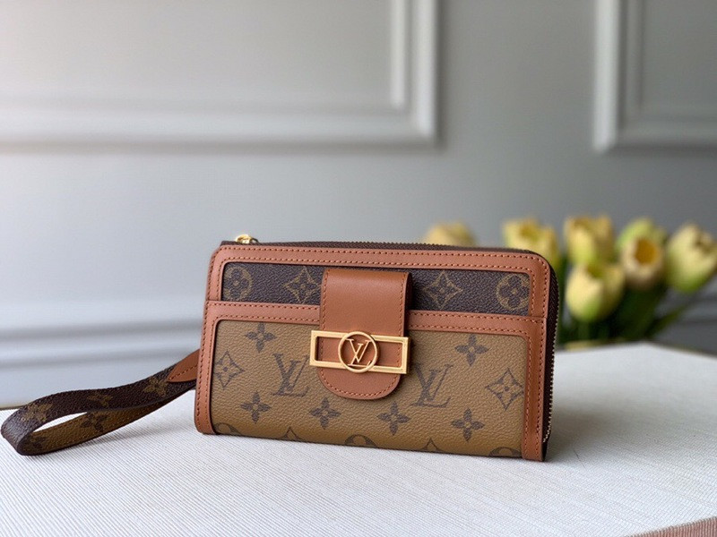 l0*is V*t0n dauphine wallet