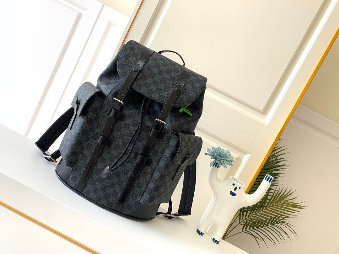 l0*is V*t0n christopher backpack