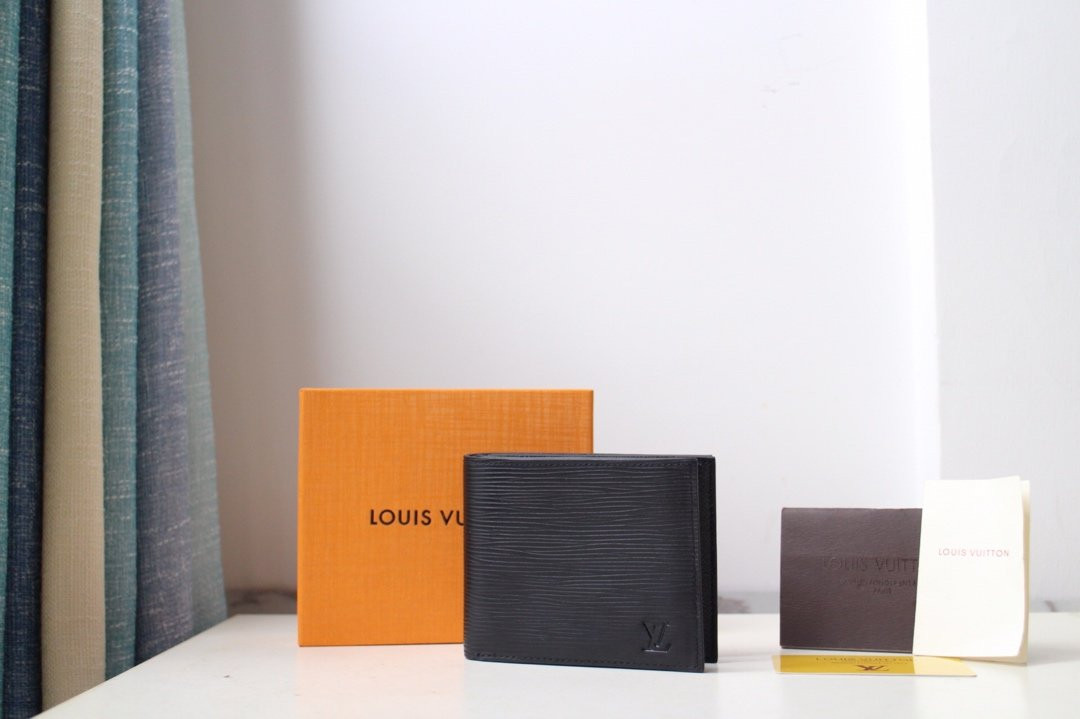 l0*is V*t0n amerigo wallet