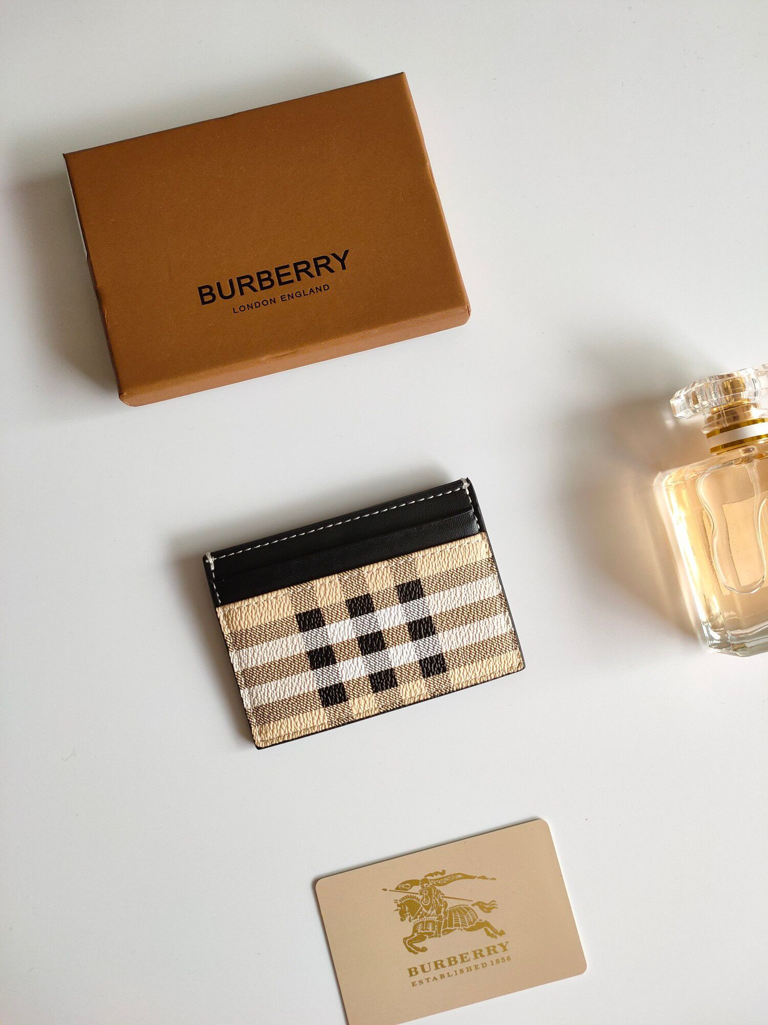B**rry card case