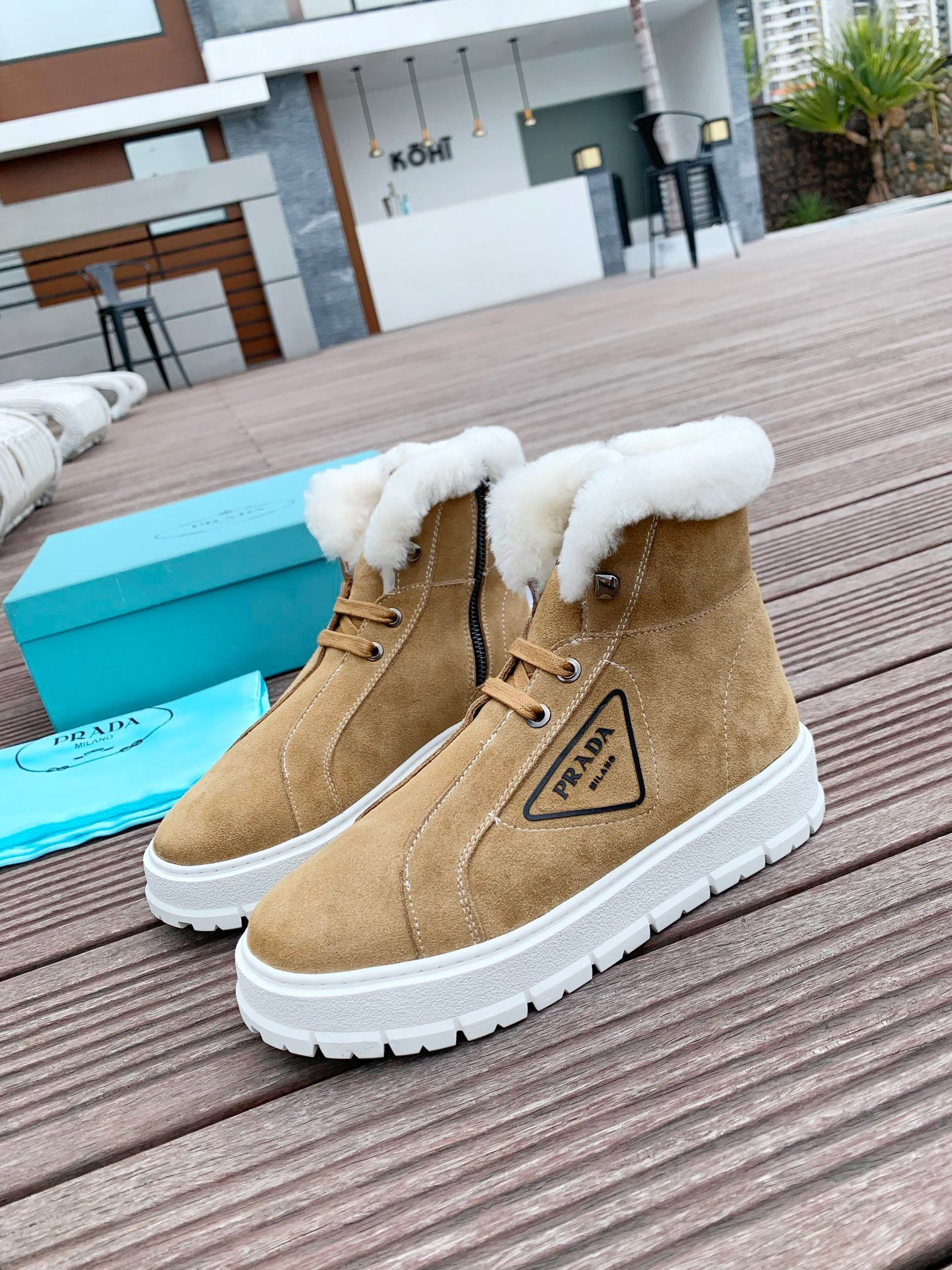 Pra*a boots