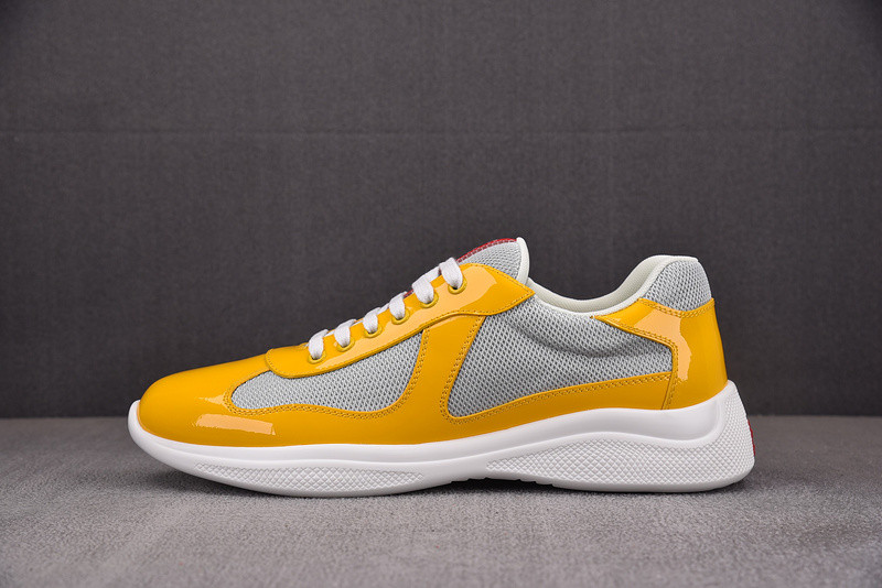 Pra*a sneaker