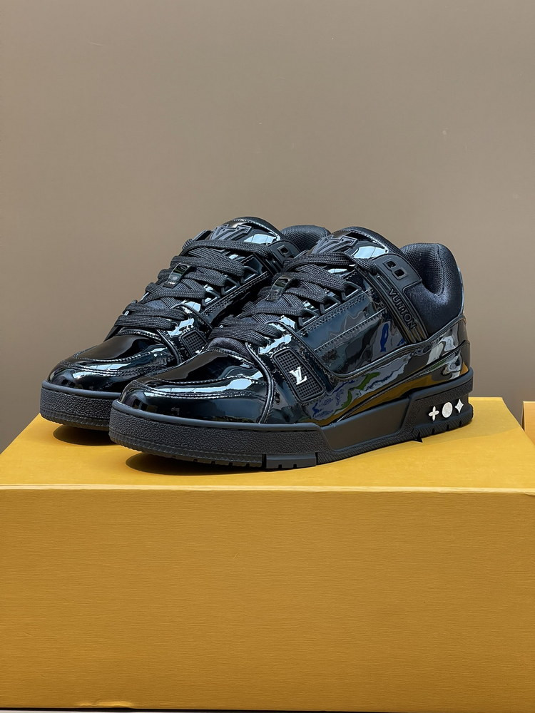 l0*is V*t0n trainer sneaker