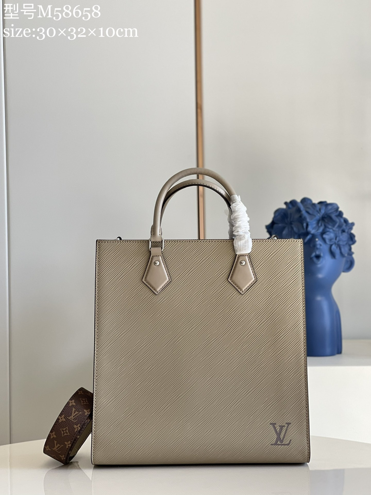 l0*is V*t0n petit sac plat