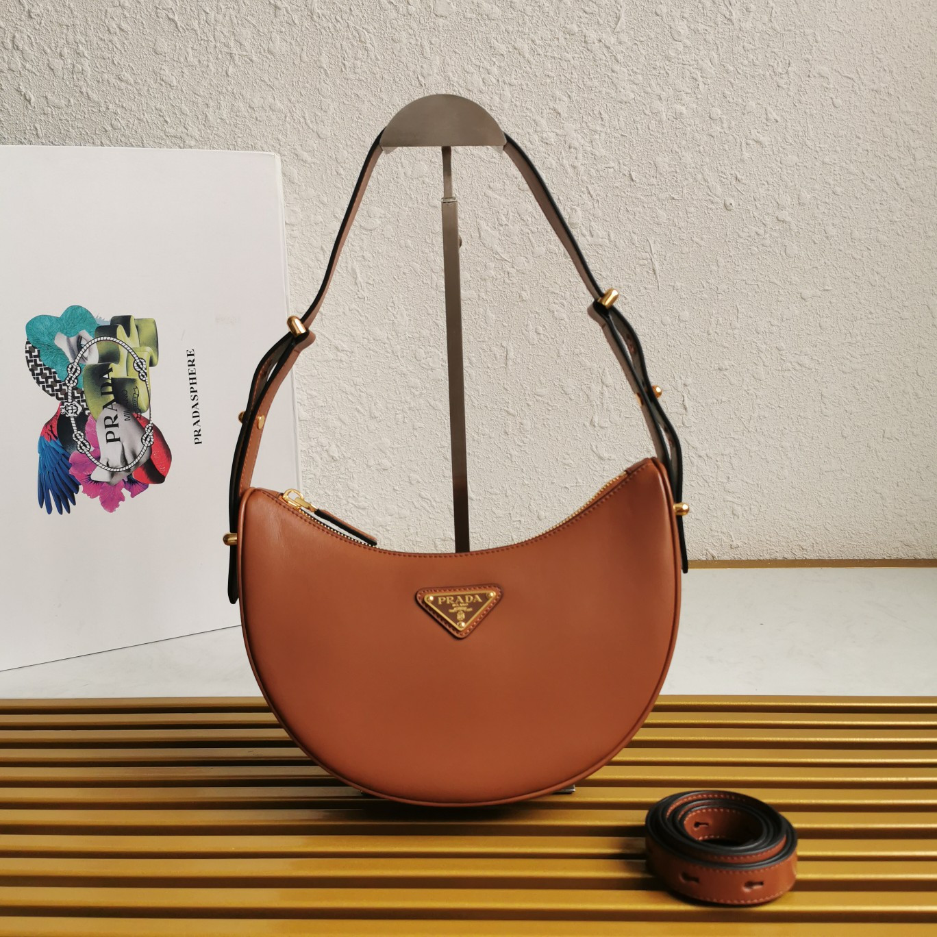 Pra*a arqué leather shoulder bag-22.5*18.5*6cm