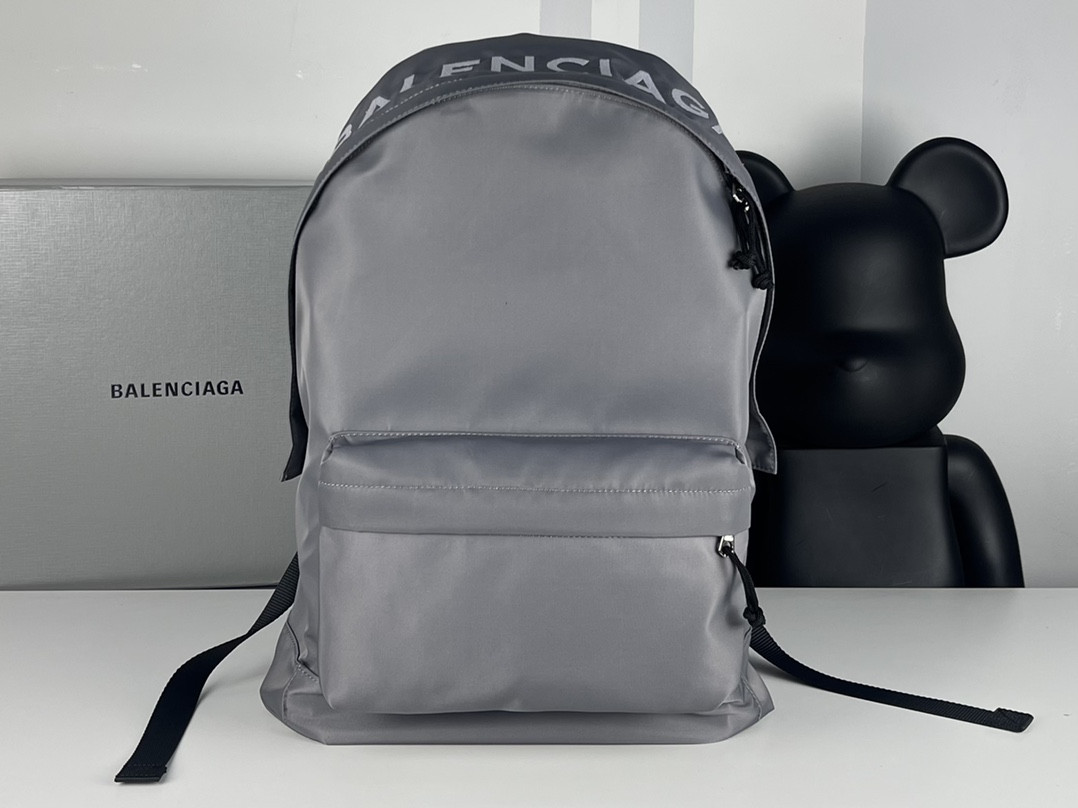 Ba*len*cia*ga backpack