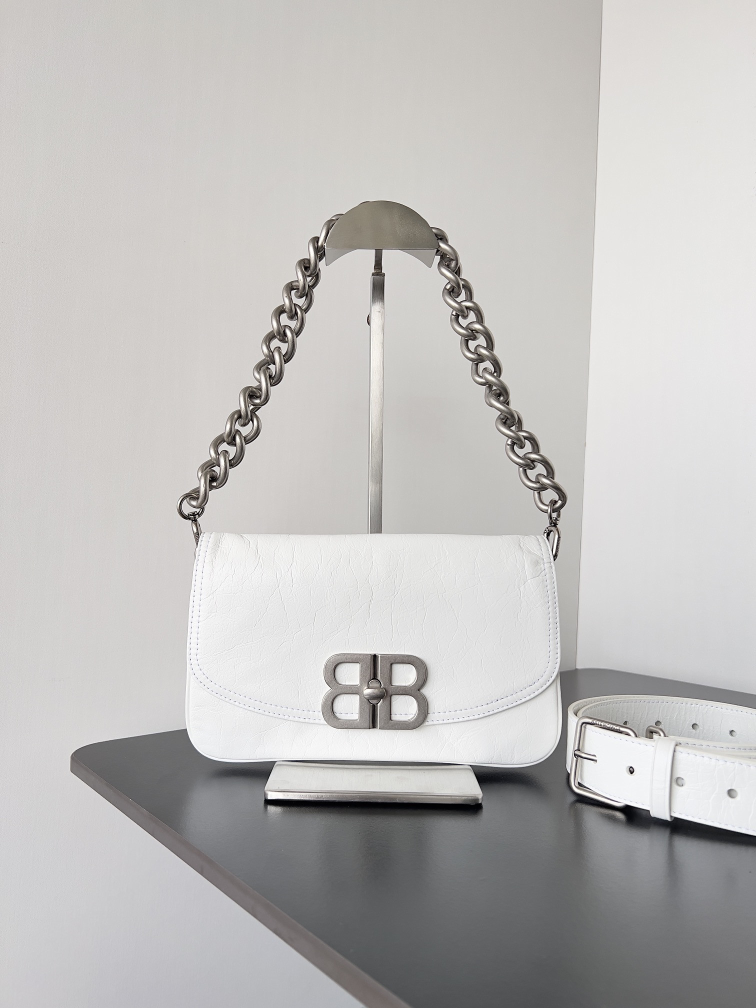 Ba*len*cia*ga women's bb soft small flap bag