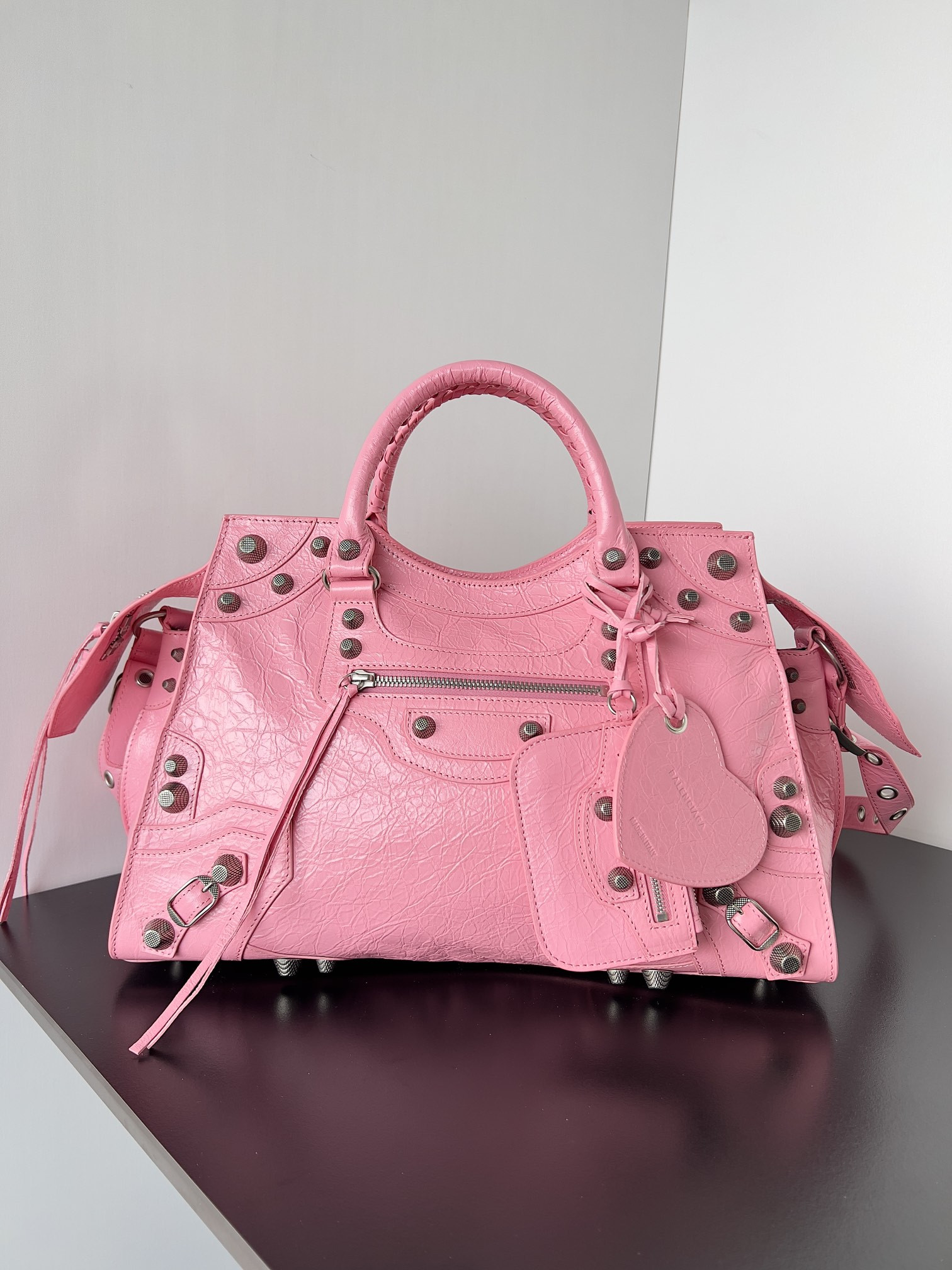 Ba*len*cia*ga women's neo cagole city handbag