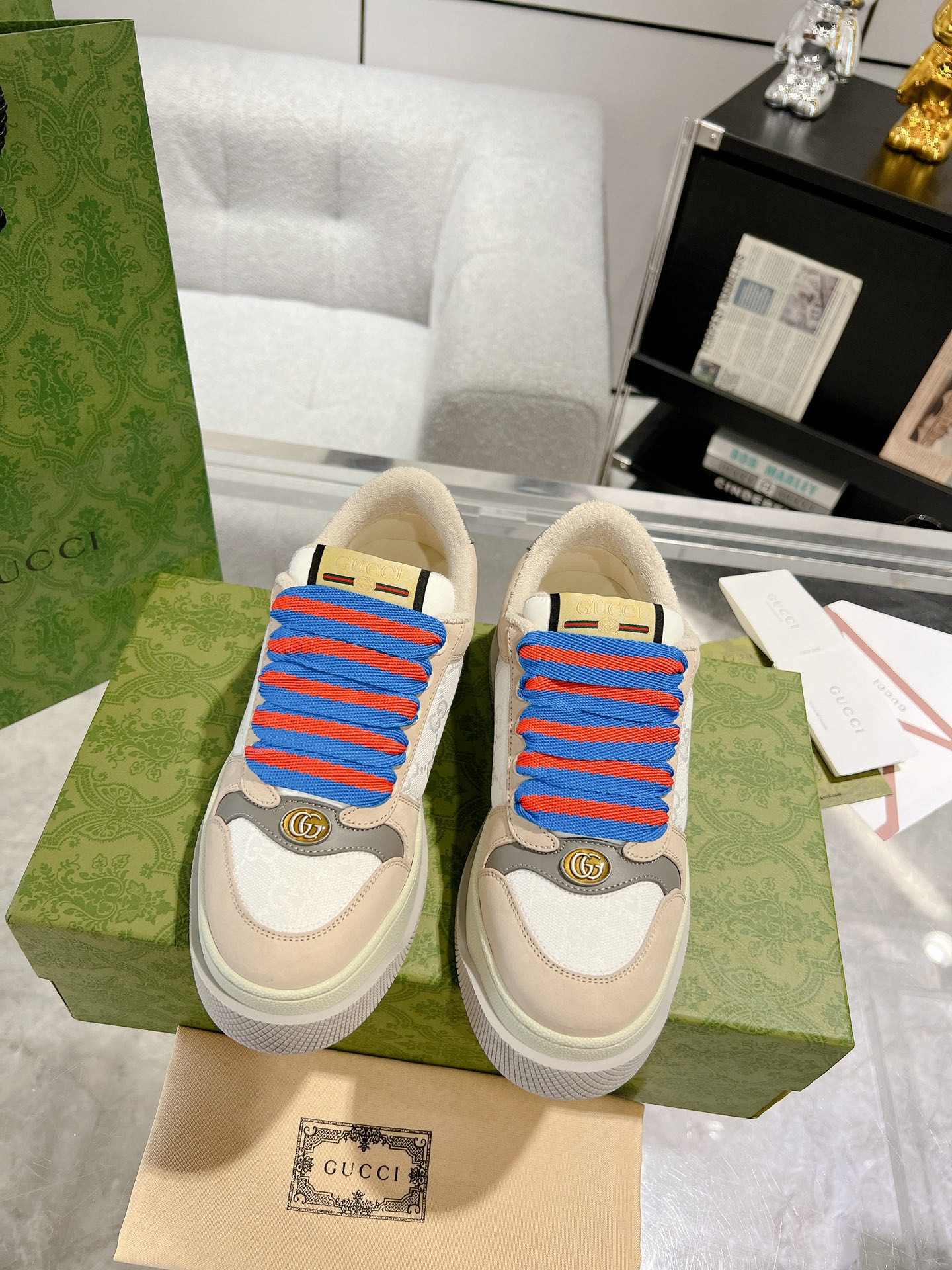 G*u*i sneaker