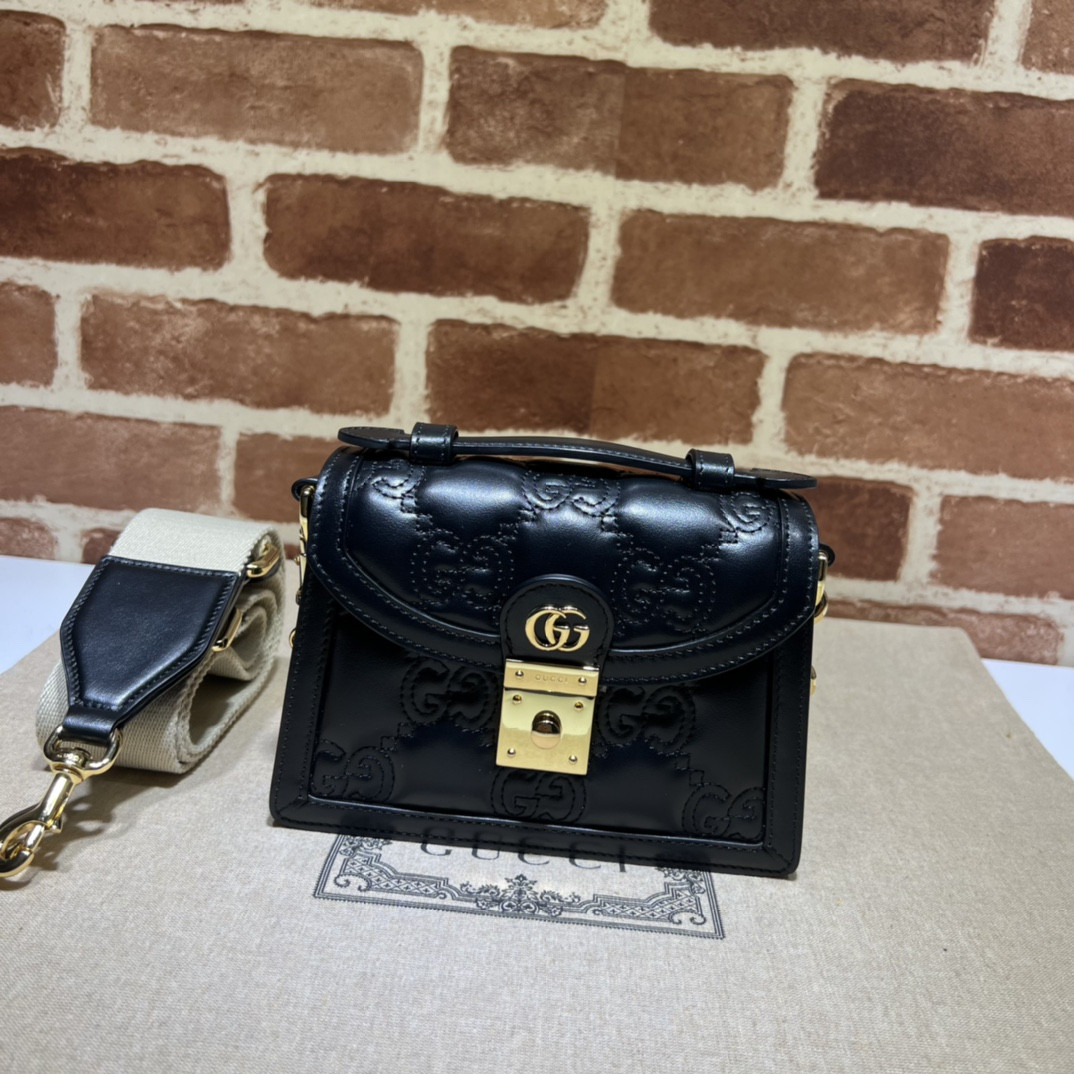 G*u*i gg matelassÉ small top handle bag