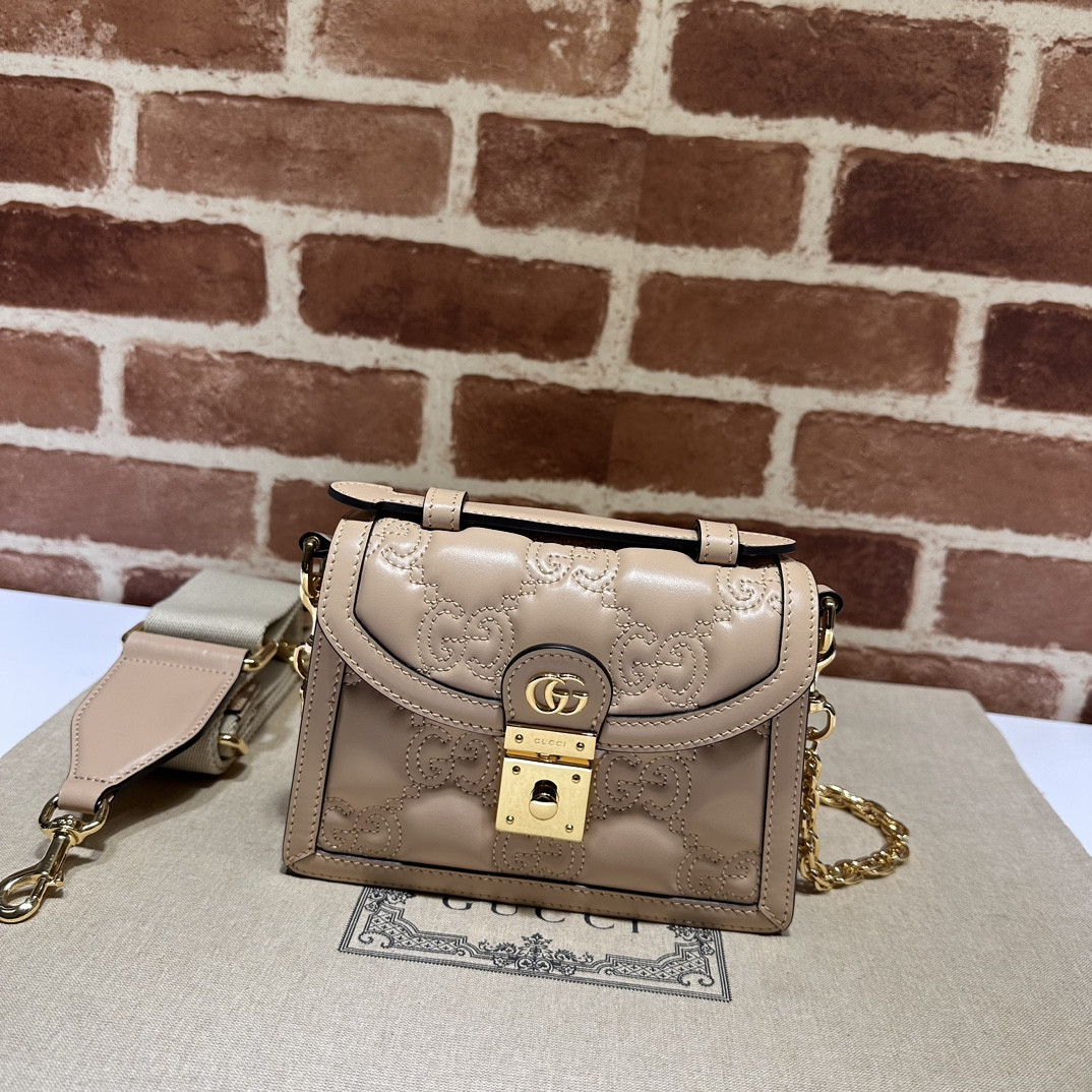 G*u*i gg matelassÉ small top handle bag