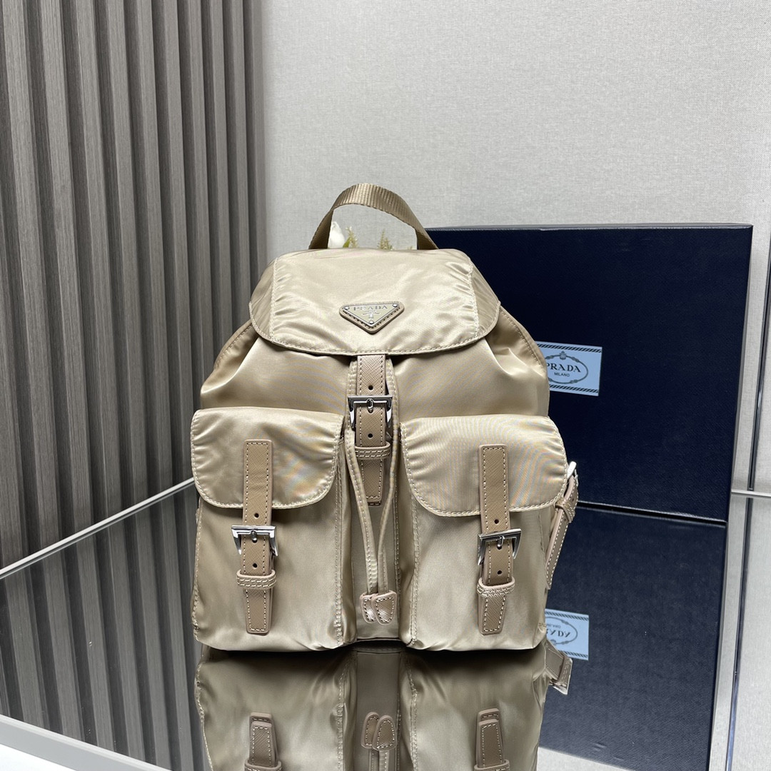 Pra*a re-nylon backpack-23.5*28*12cm