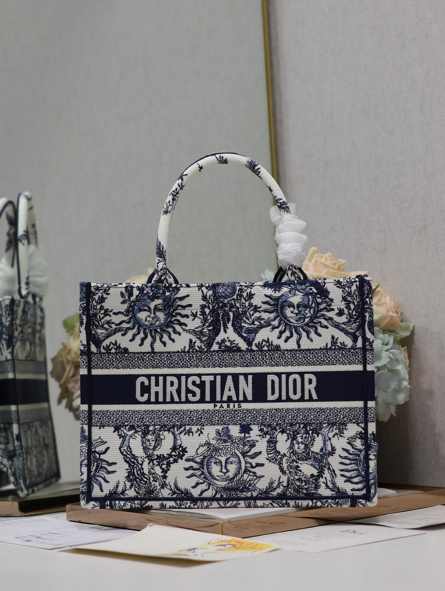 MEDIUM DIRO BOOK TOTE-36*18*28CM