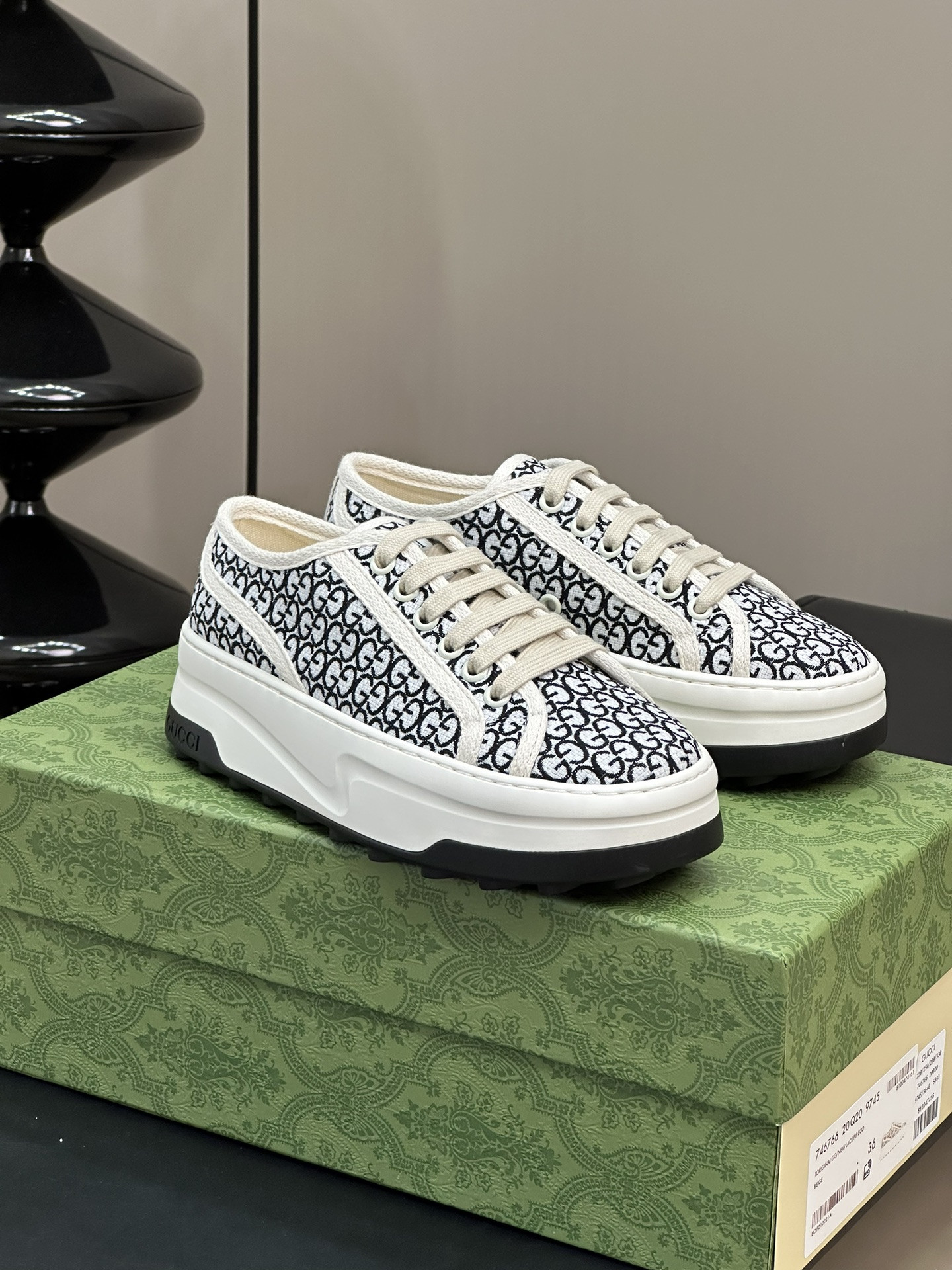 G*u*i women's gg sneaker