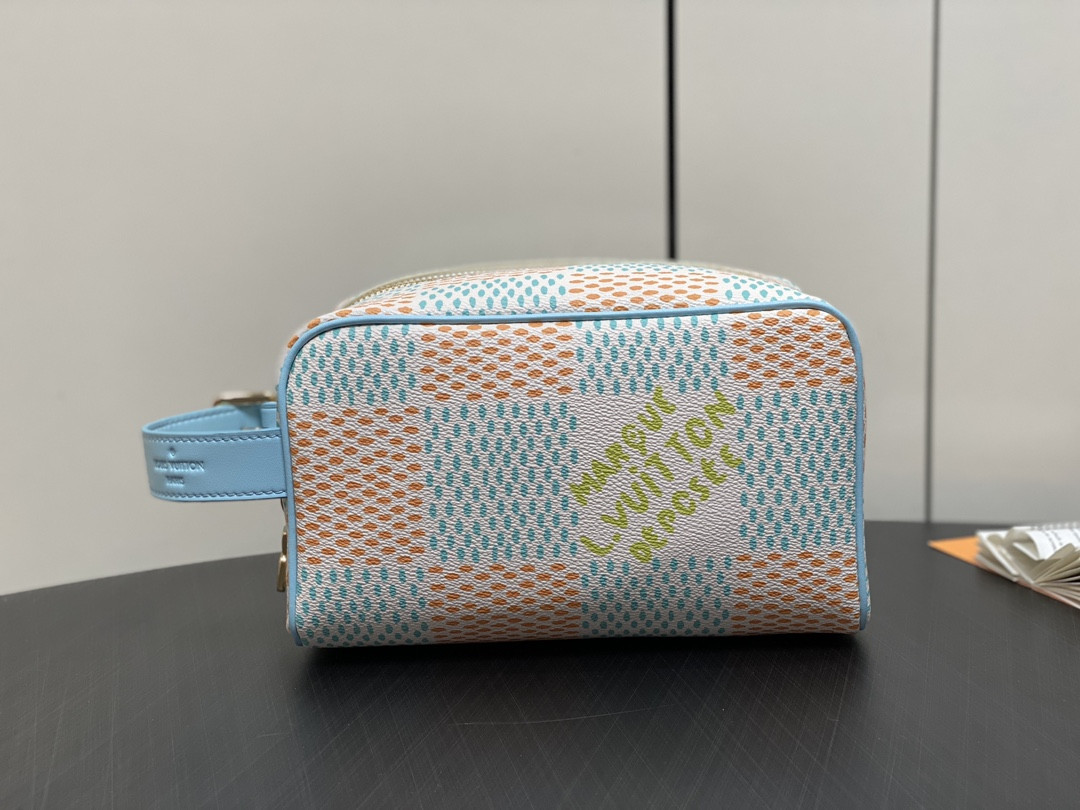 l0*is V*t0n locker dopp kit bag-23*13*12cm
