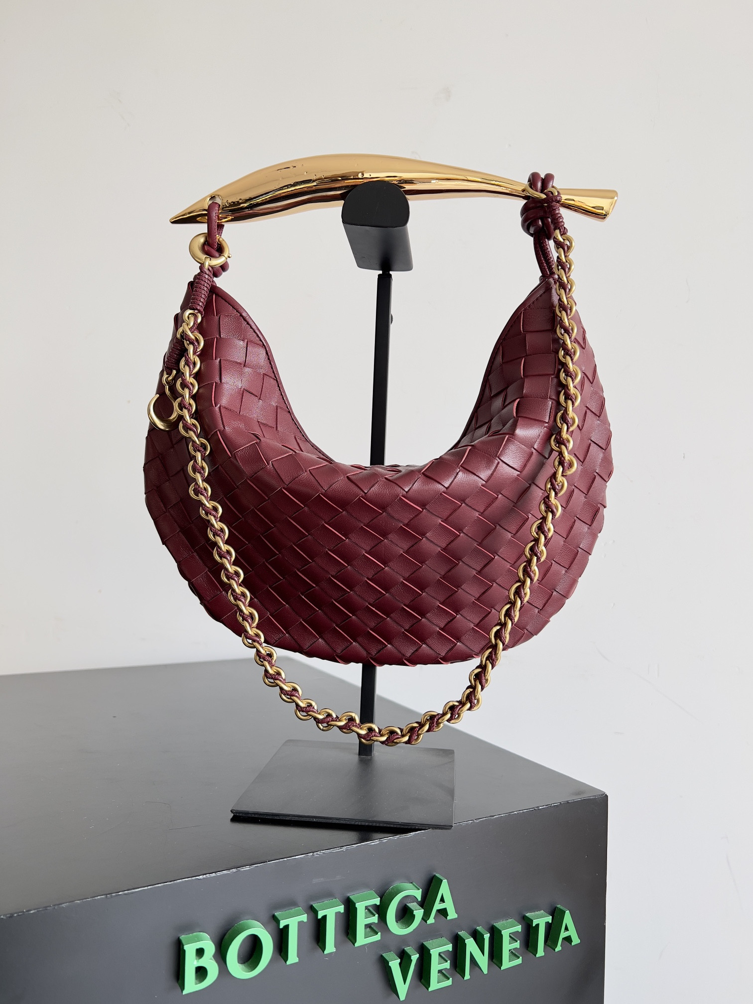 bo*te*ga Ve*ne*ta sardine with chain-33*20*4cm