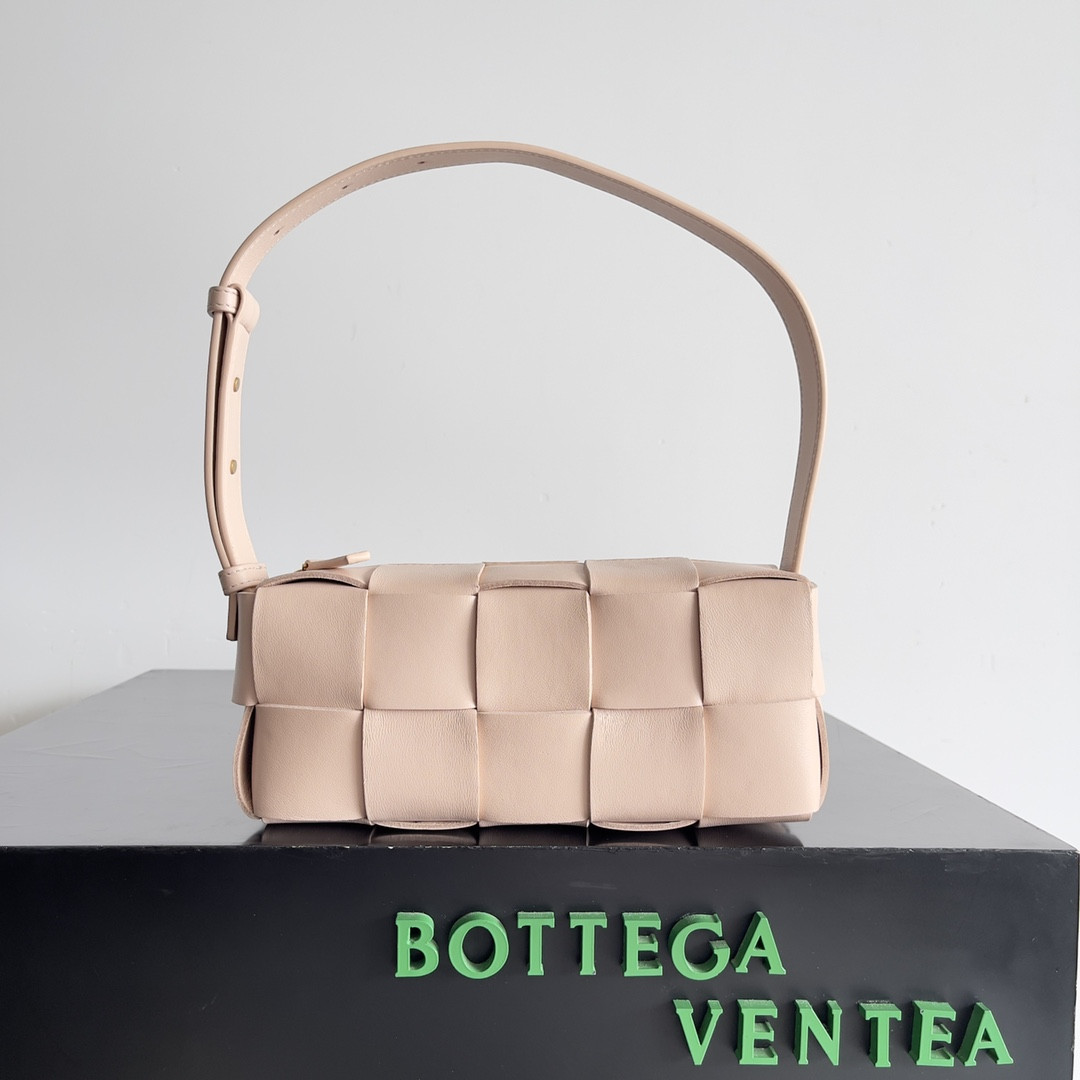 bo*te*ga Ve*ne*ta brick cassette-24*20*10cm
