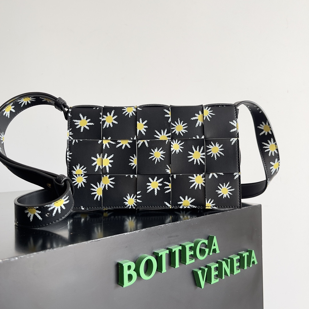 bo*te*ga Ve*ne*ta cassette-23*15*5cm