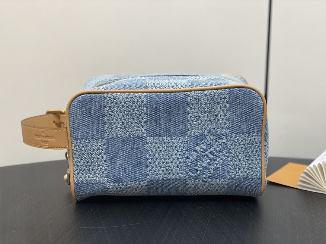 l0*is V*t0n locker dopp kit bag-23*13*12cm