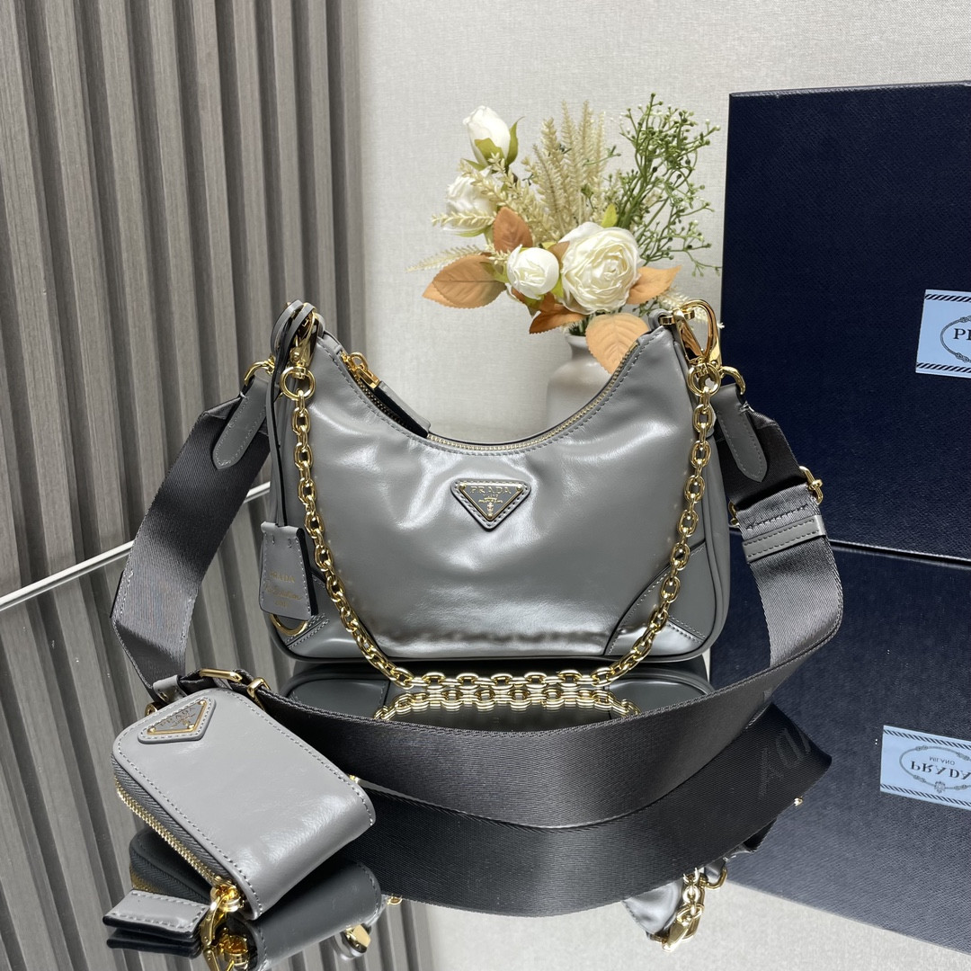 Pra*a re-edition 2005 saffiano bag-22*18*6.5cm