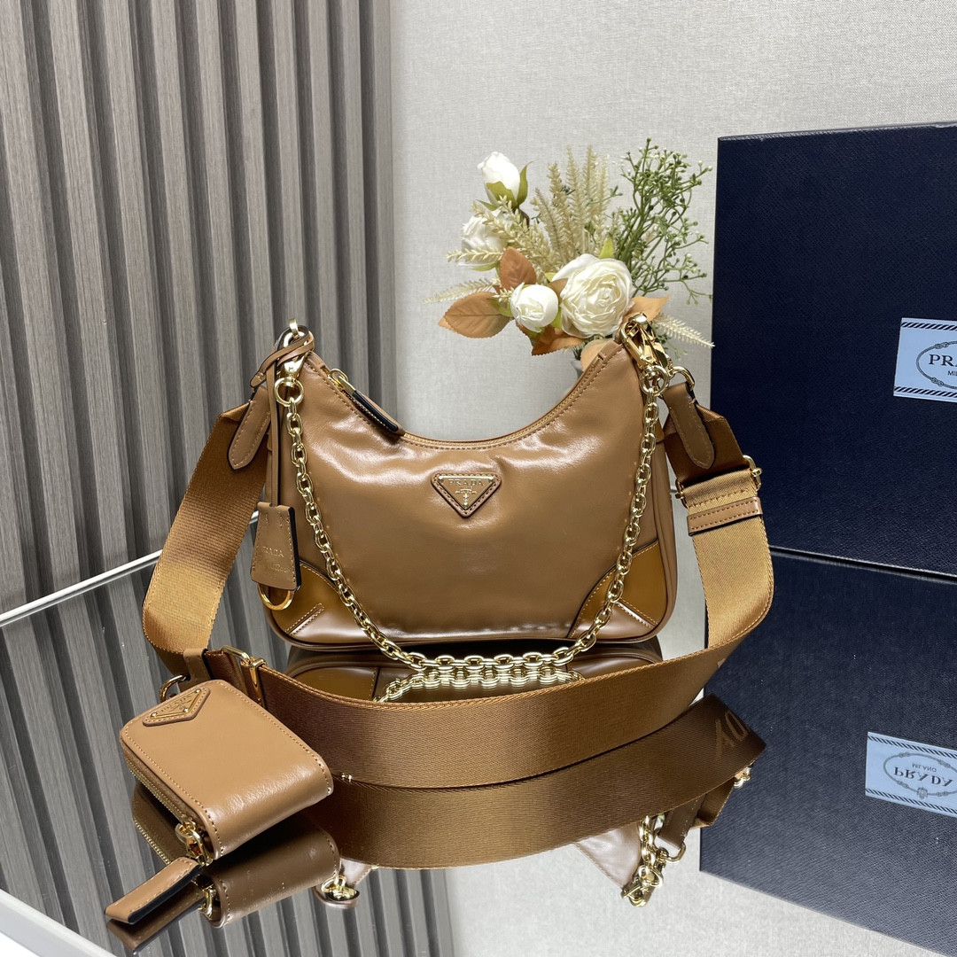 Pra*a re-edition 2005 saffiano bag-22*18*6.5cm