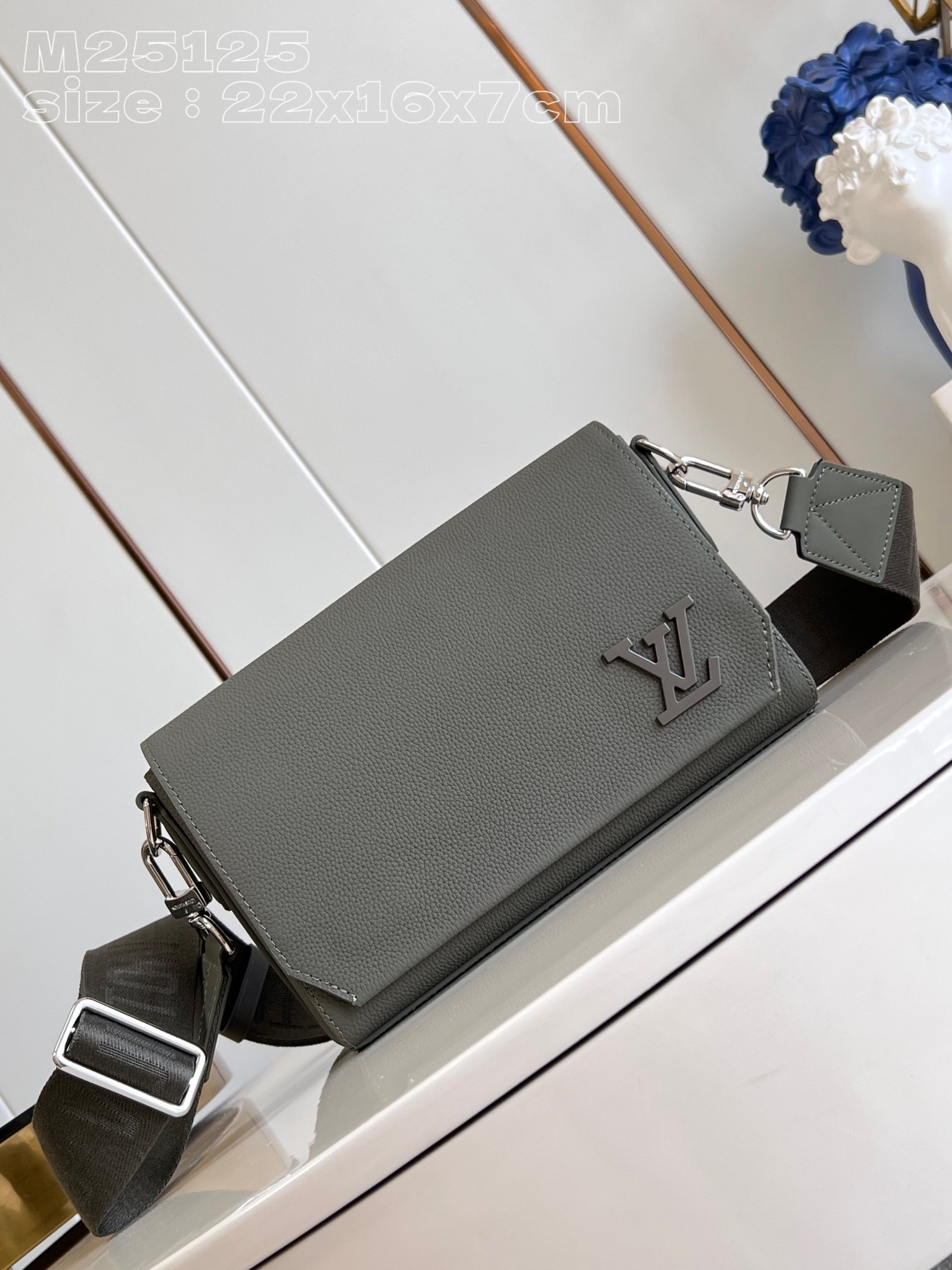 l0*is V*t0n takeoff messenger pm-22*16.5*7cm