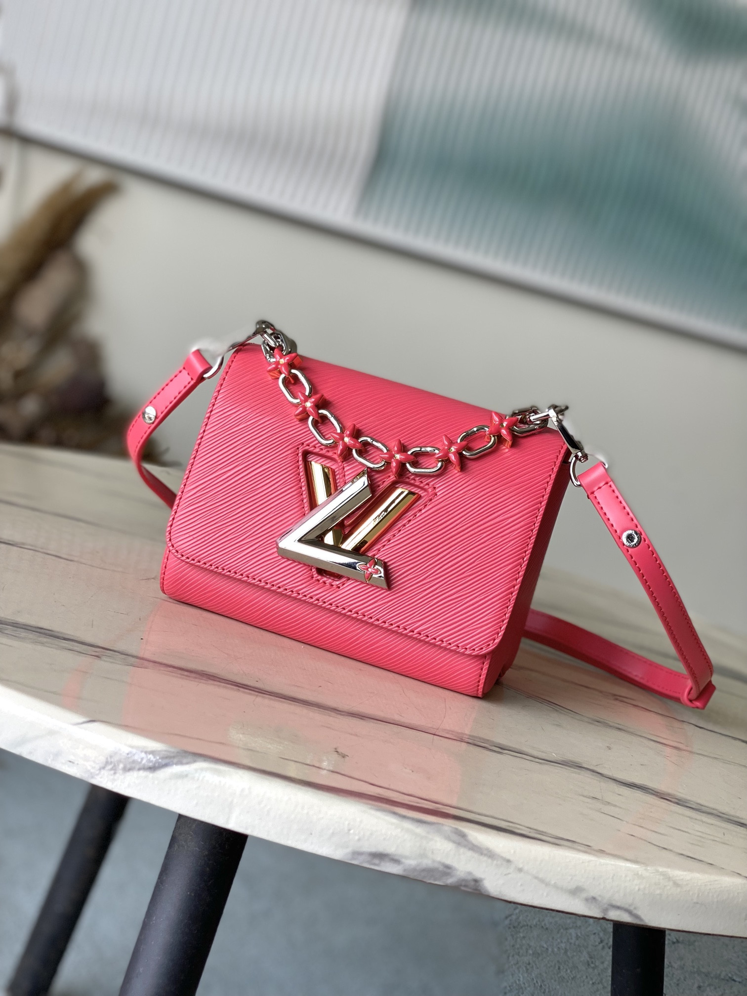 l0*is V*t0n twist pm-19*15*9cm