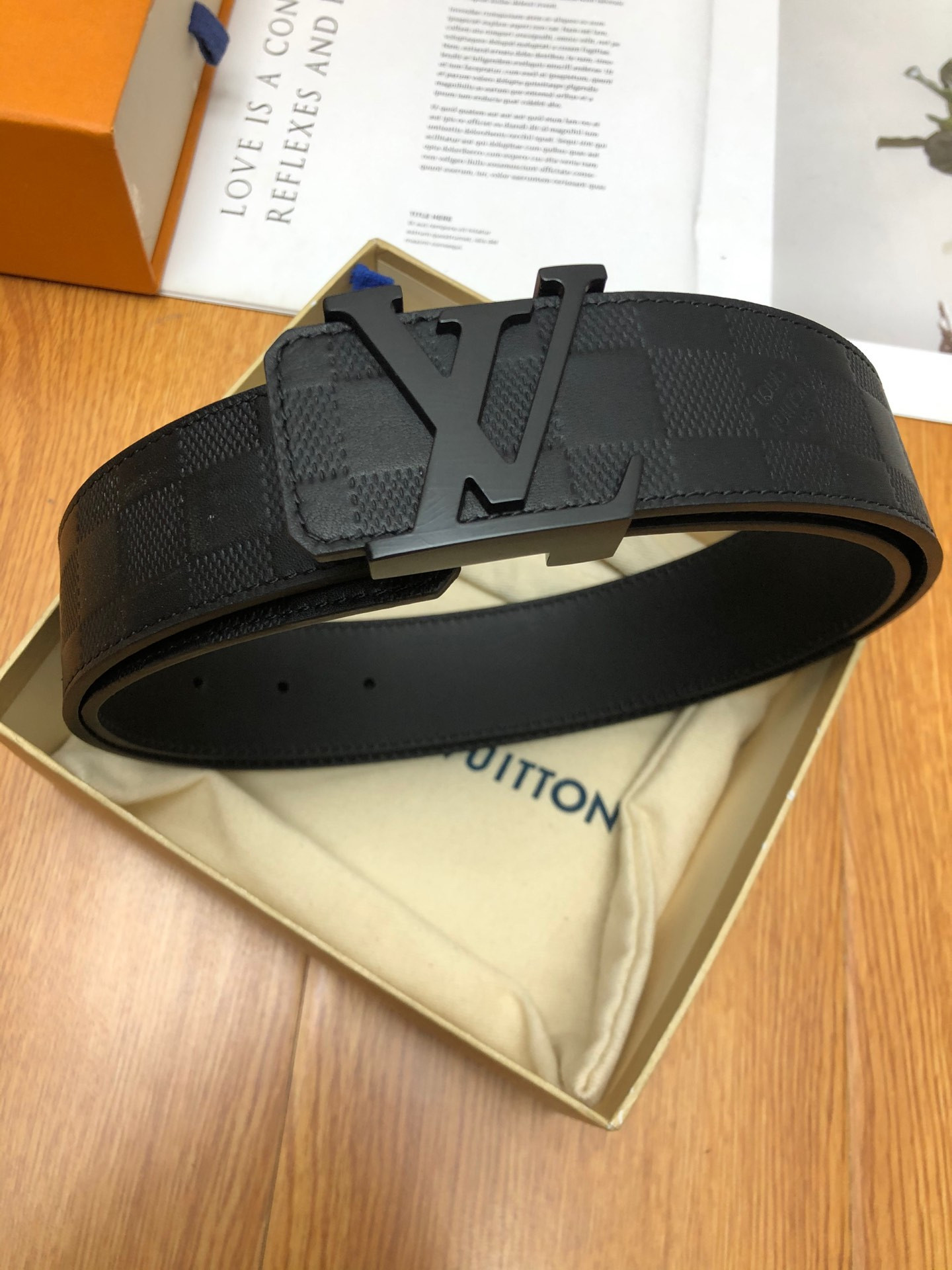 l0*is V*t0n belt