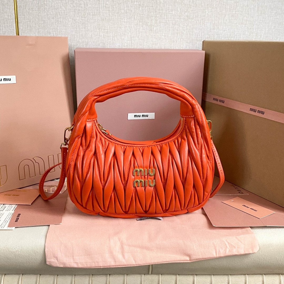 M*um*u wander matelassé nappa leather hobo bag