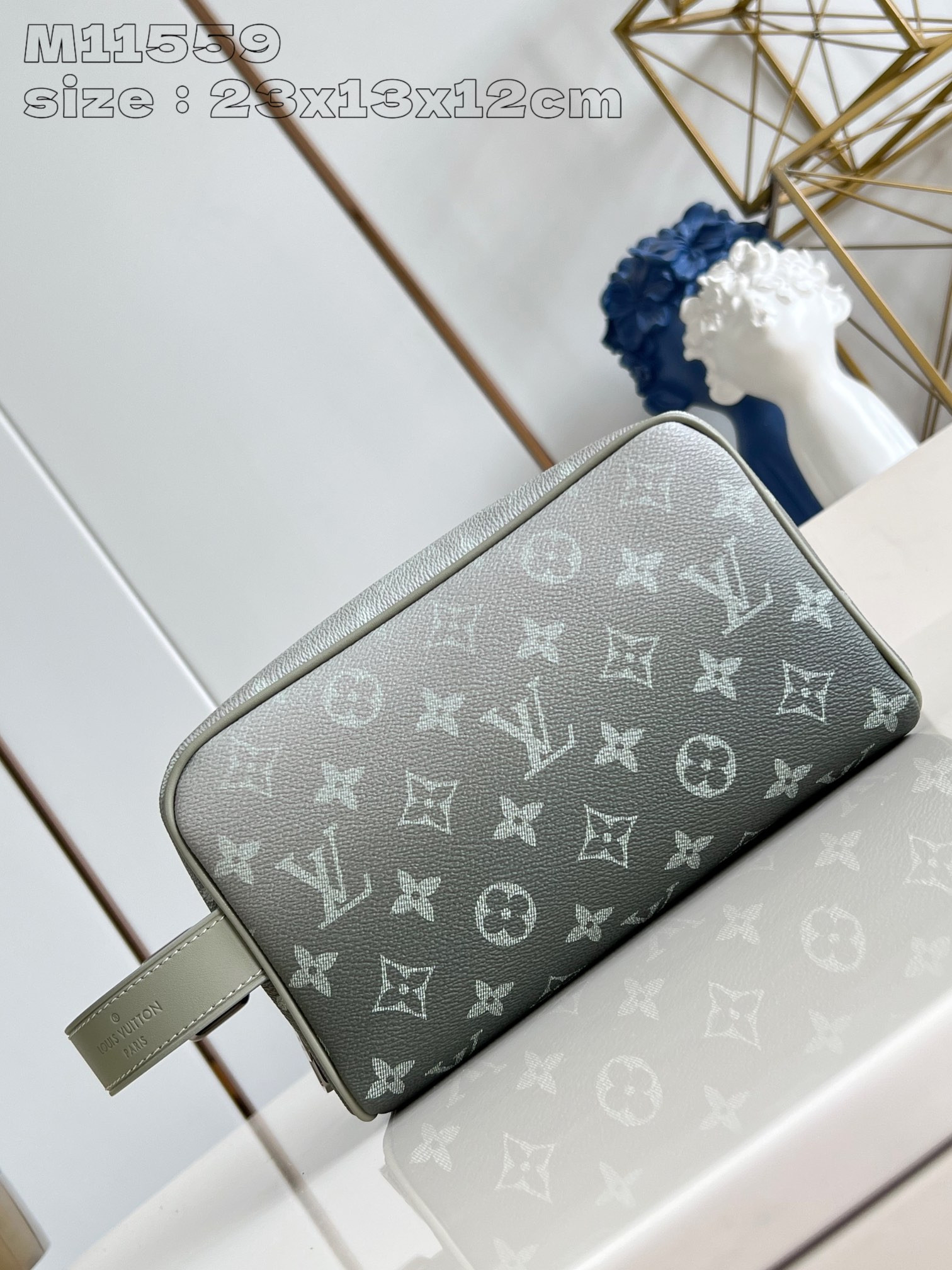 l0*is V*t0n locker dopp kit bag-23*13*12cm
