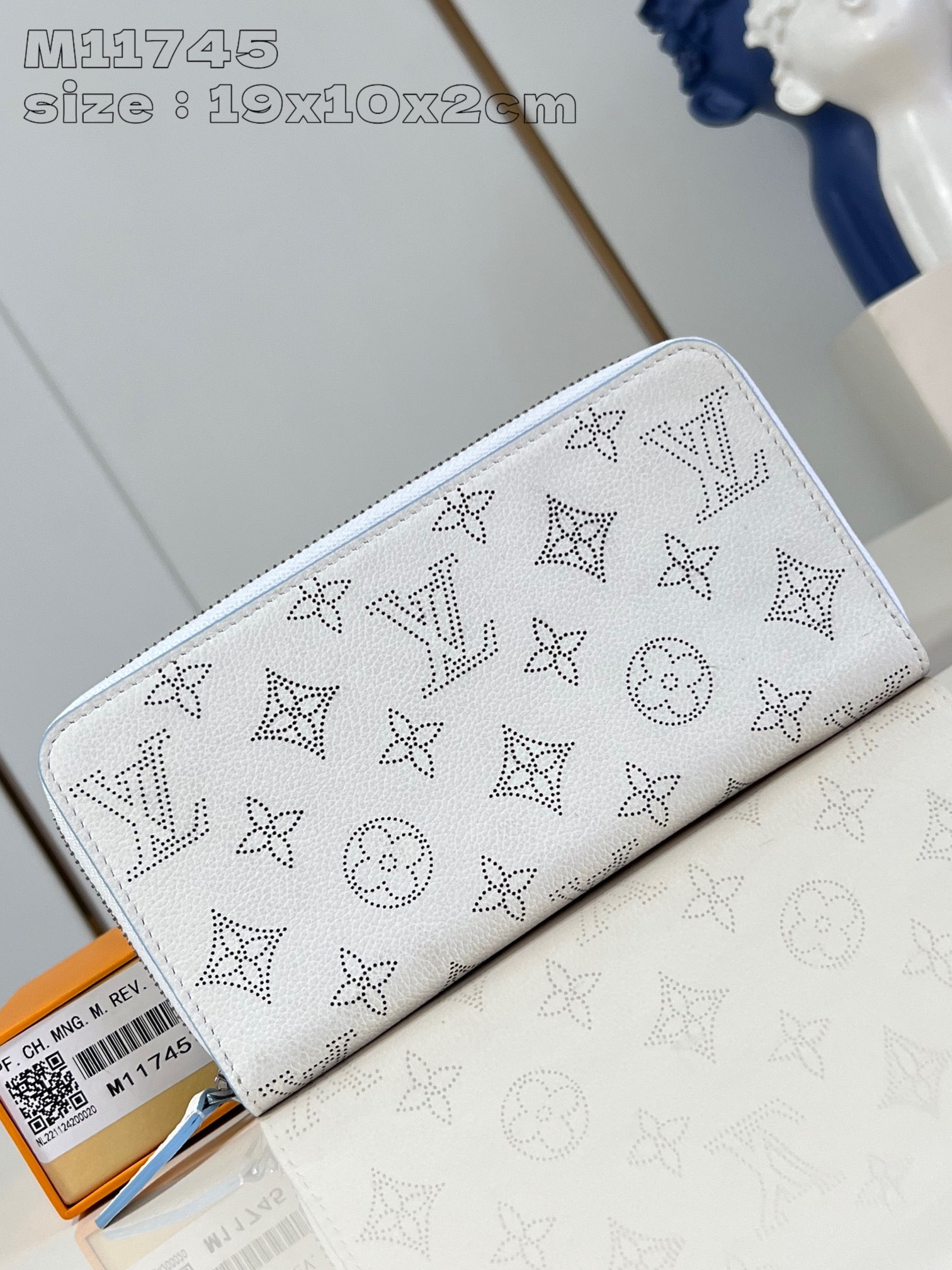 l0*is V*t0n zippy wallet-10*20*2 cm