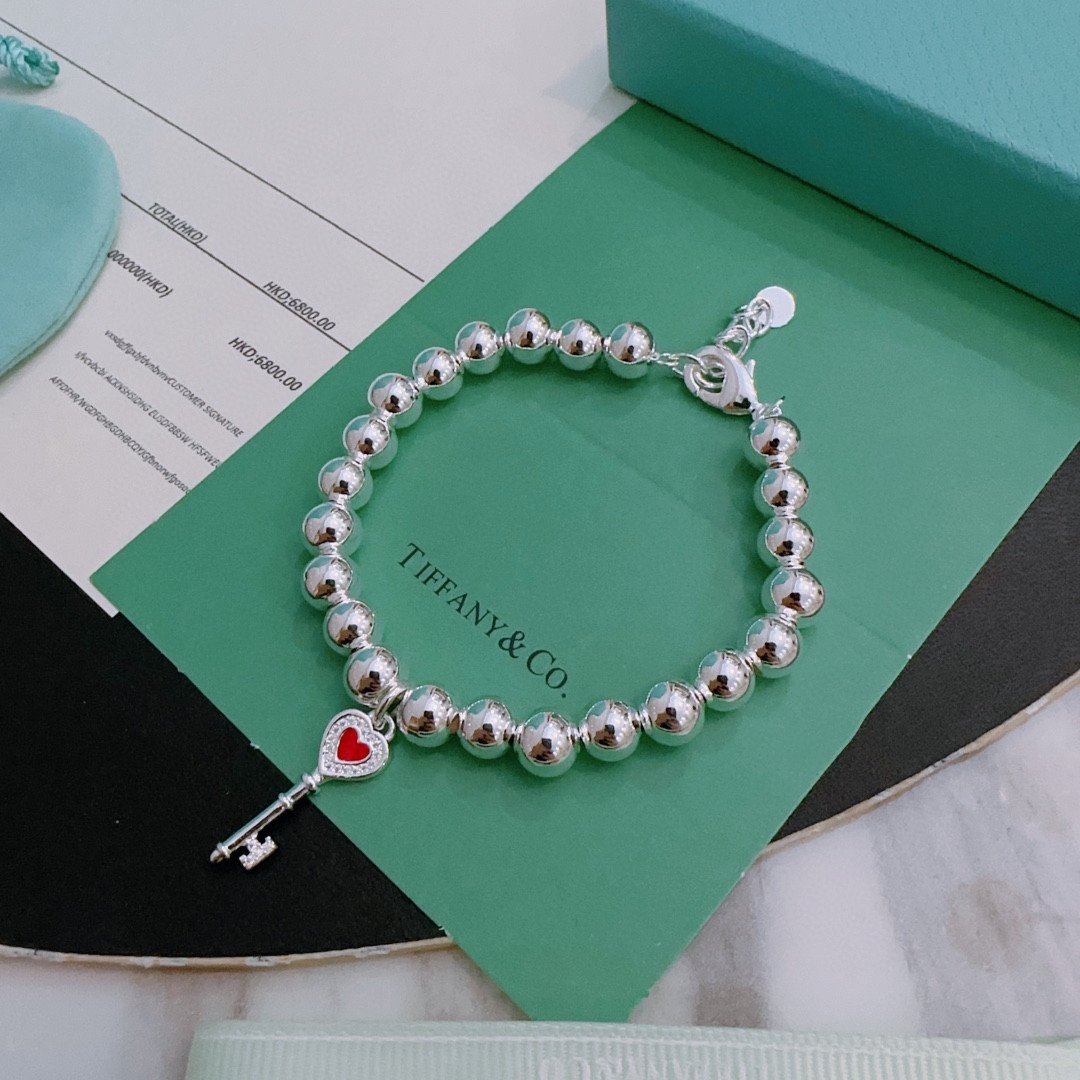 T*f*ny bracelet