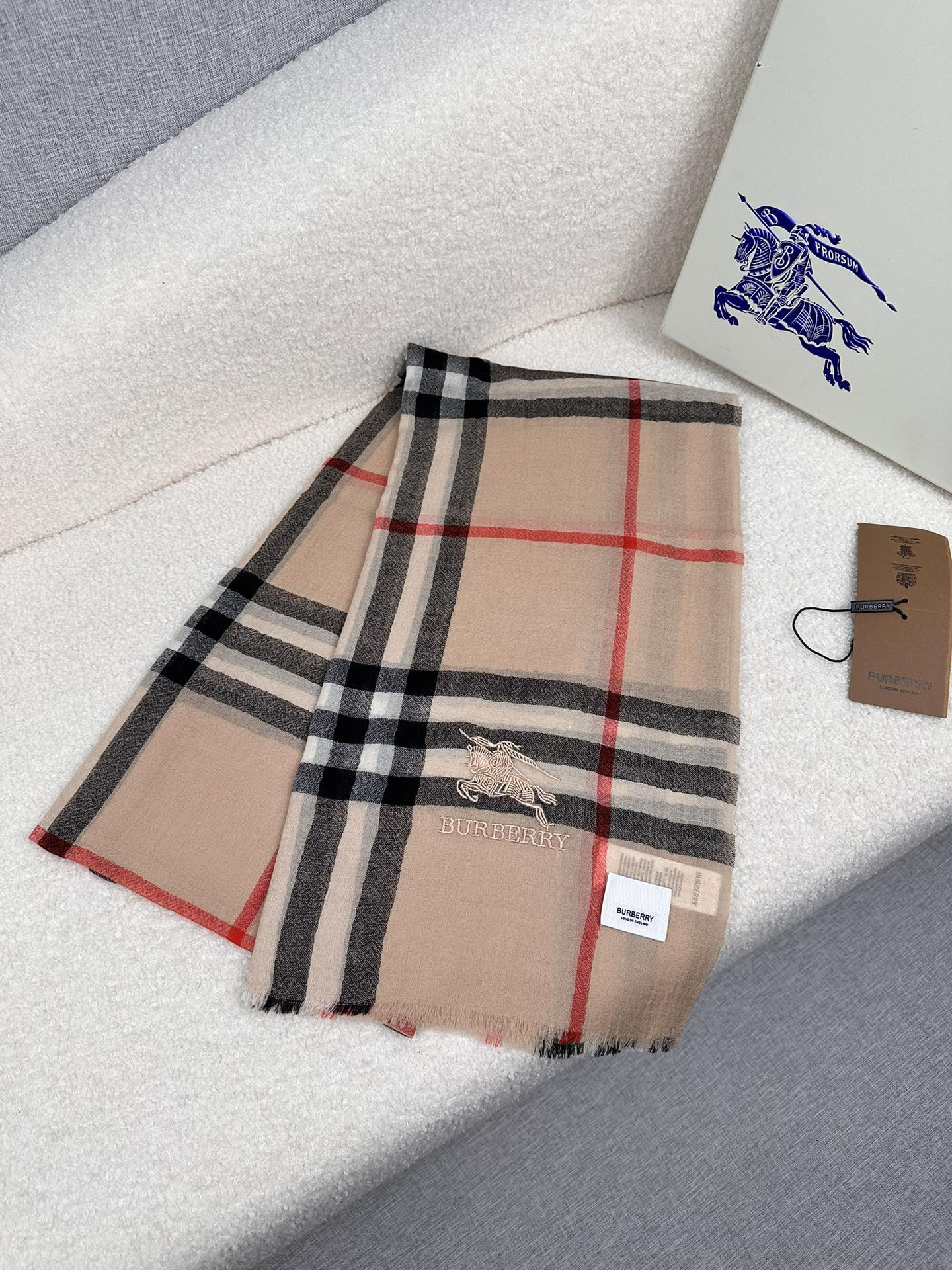 B**rry scarf