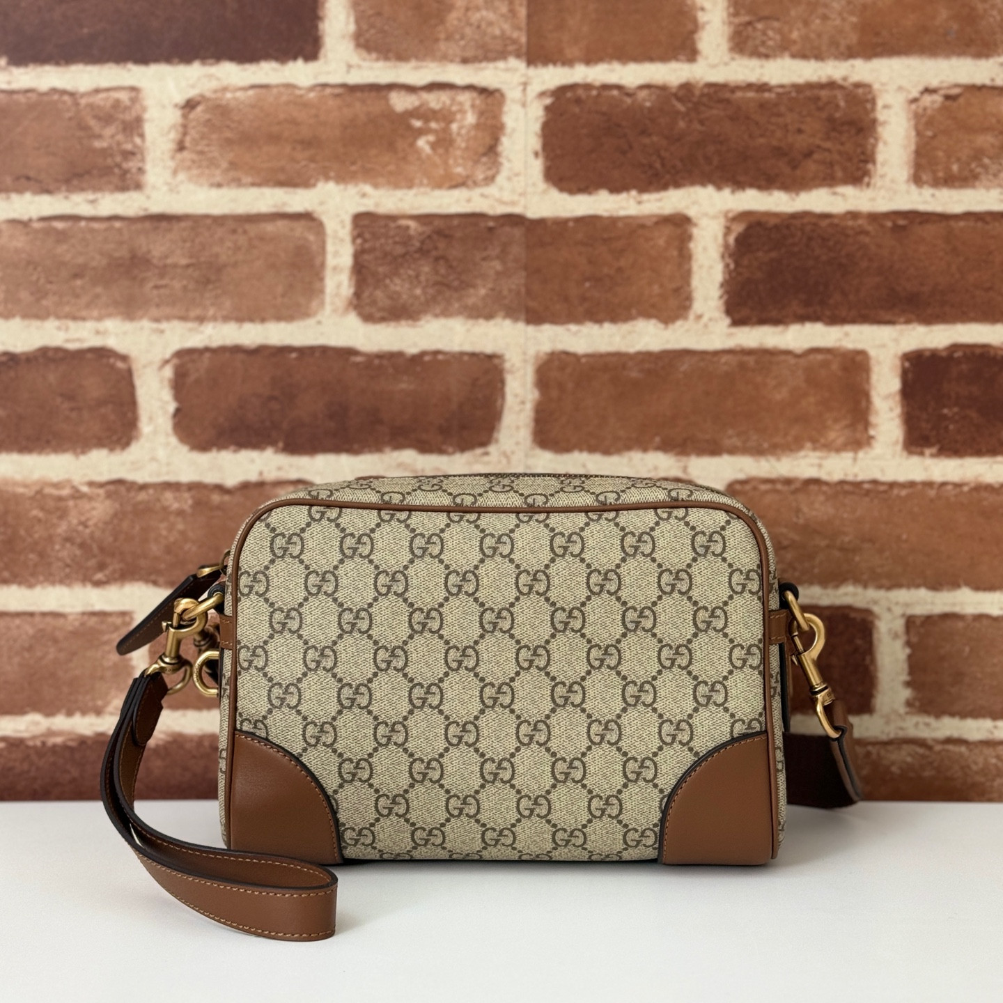 G*u*i gg emblem small crossbody bag