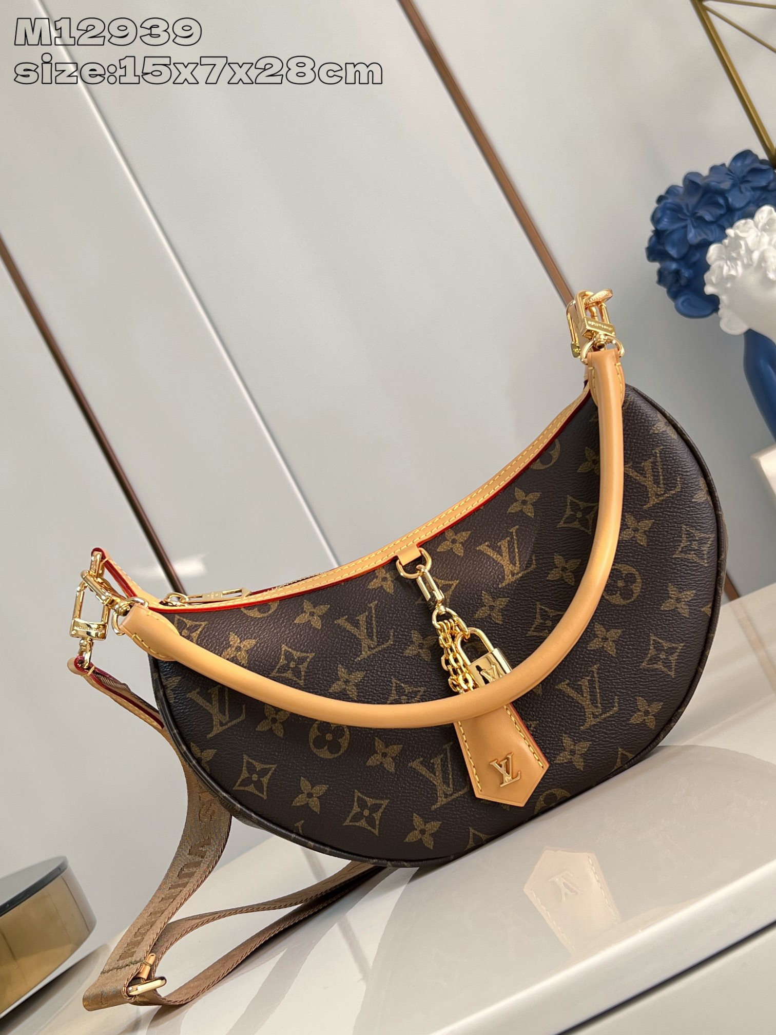 l0*is V*t0n looping bag-15 x 7 x 28cm