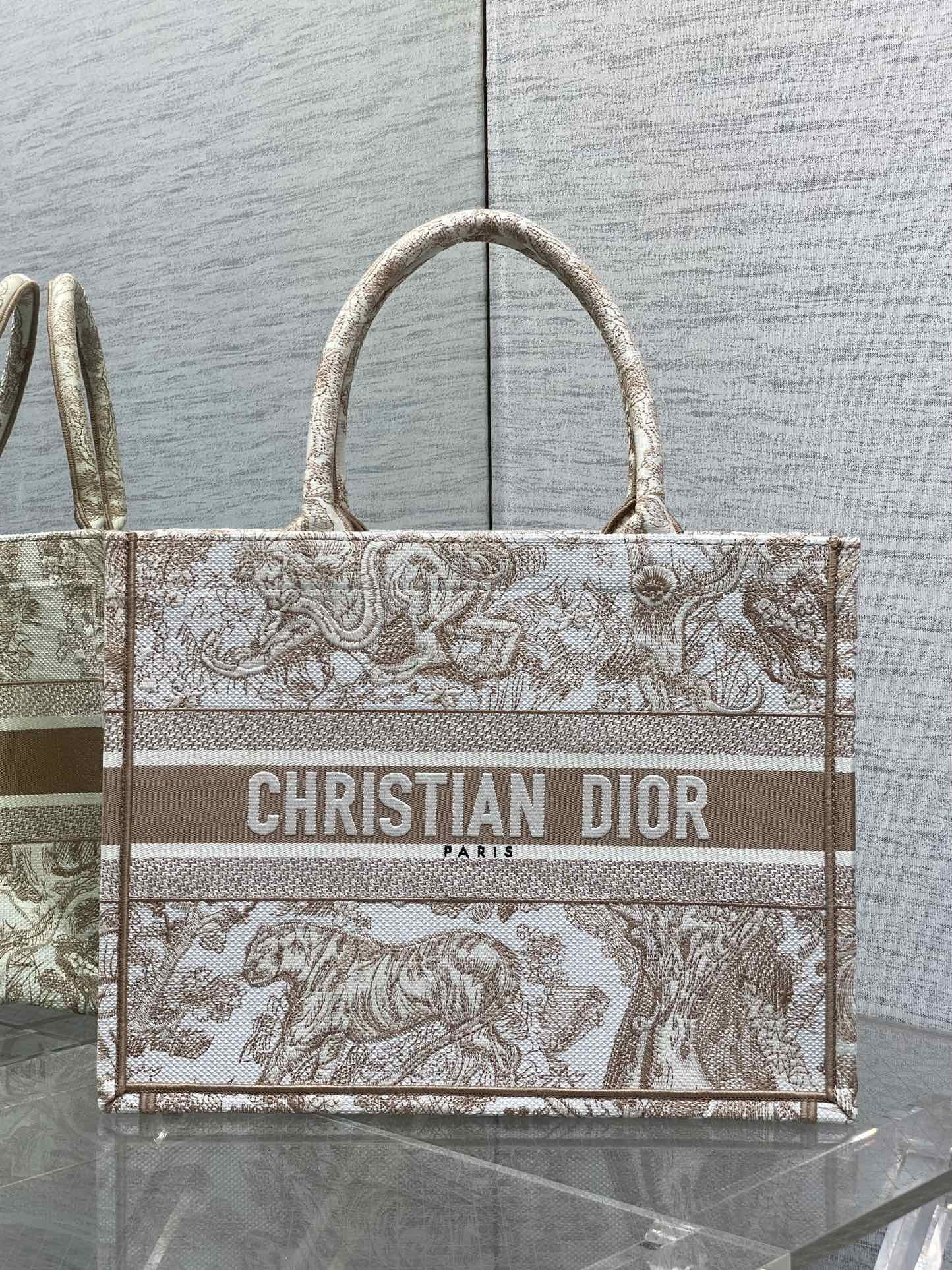 MEDIUM DIRO BOOK TOTE-36.5X27.5X16.5CM