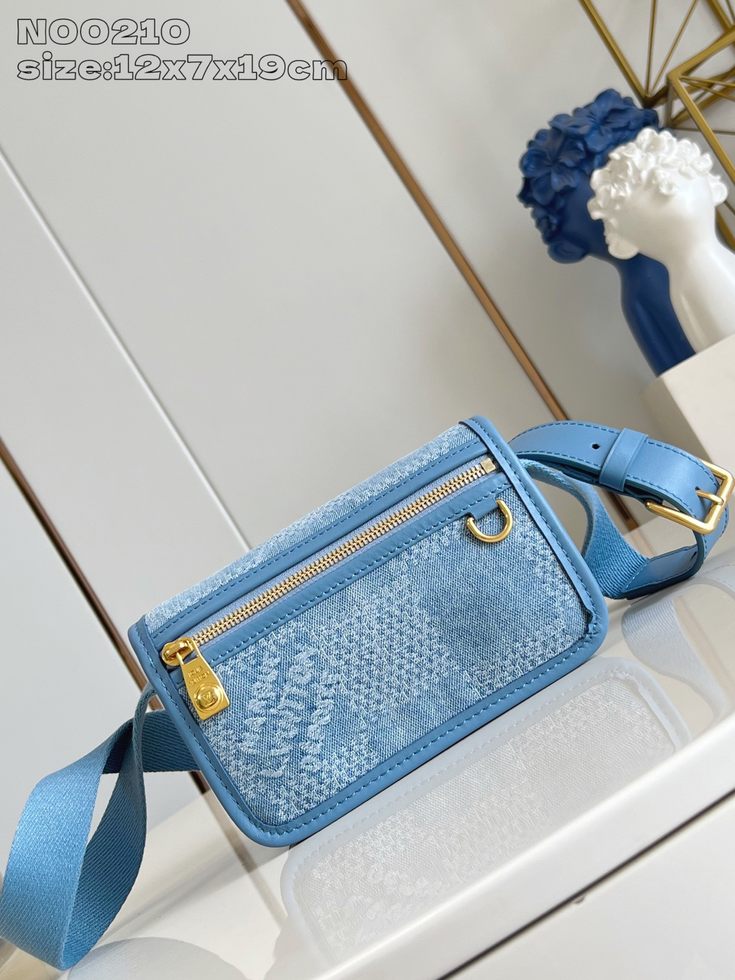 l0*is V*t0n bosphore wearable wallet