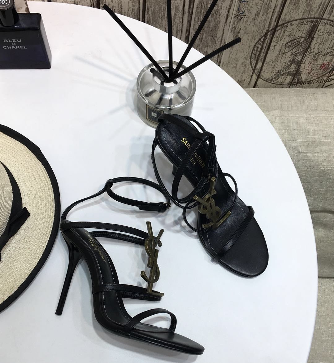 Y*L cassandra platform sandals in patent leather
